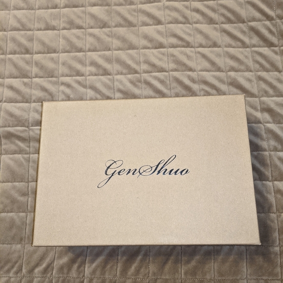 Shoes - Picture 5 of 5